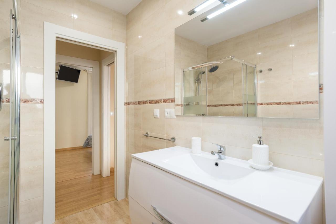 Alferez II By Ele Apartments مالقة المظهر الخارجي الصورة